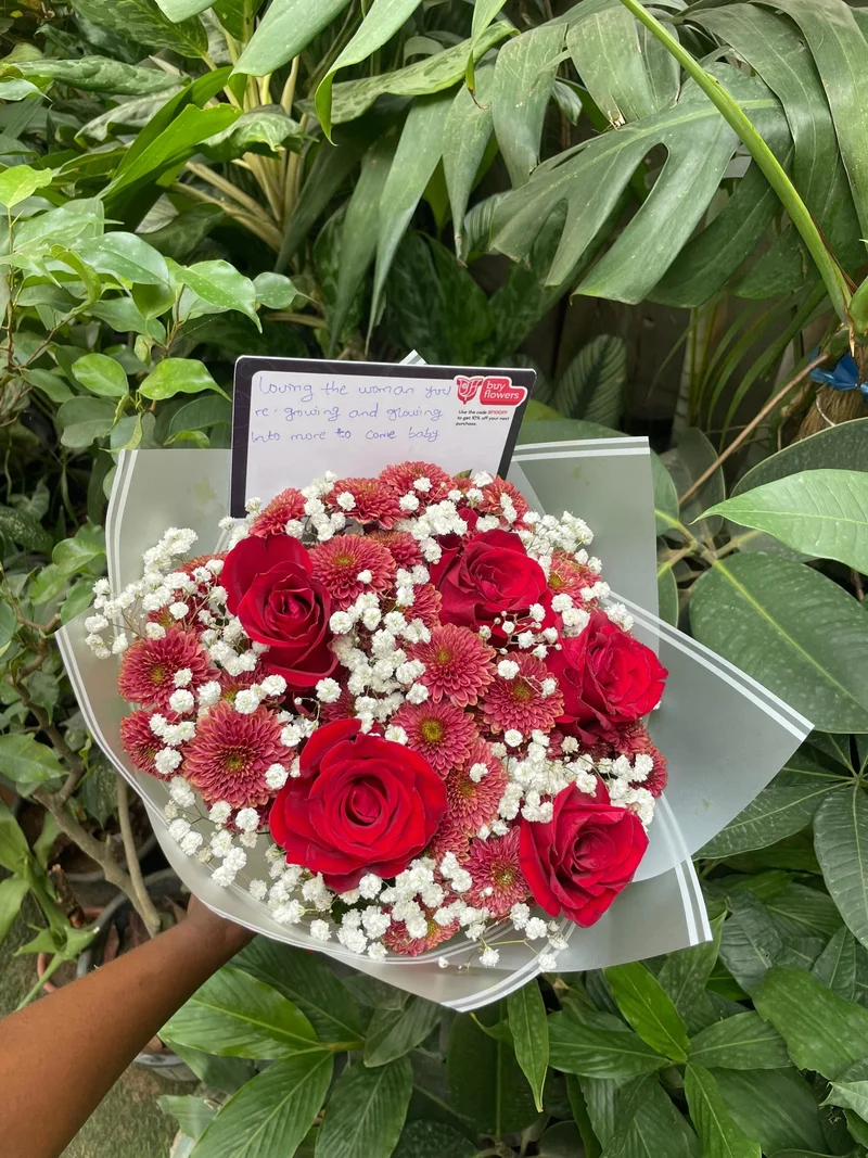 Romantic Red - Fresh flower delivery | Buy online at BuyFlowers