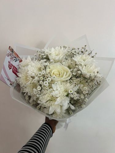 White Rose / Chrysanthemums / Gypso thumbnail view 3 - BuyFlowers Nigeria