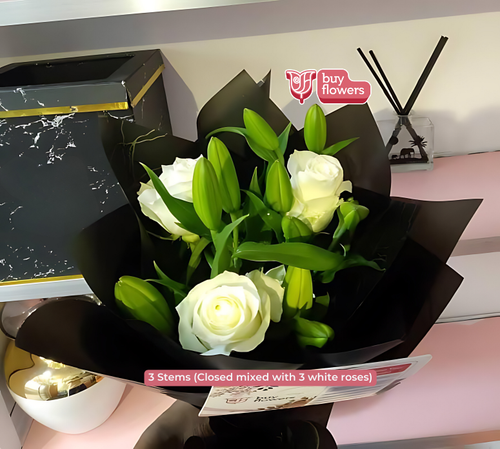 View White Lilies image 6 White Lilies thumbnail view 6 - BuyFlowers Nigeria