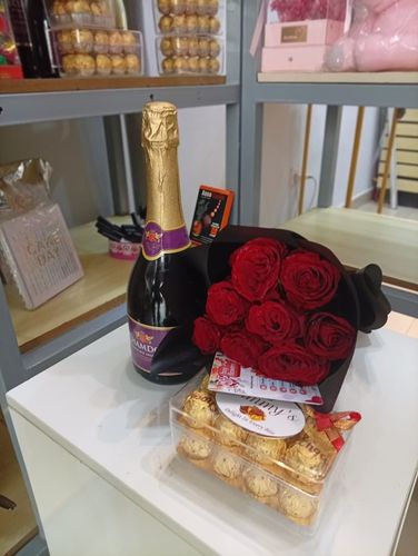 Red Roses w/ Gypso Deluxe Combo thumbnail view 2 - BuyFlowers Nigeria